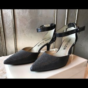 Anne Klein Gray Low heel